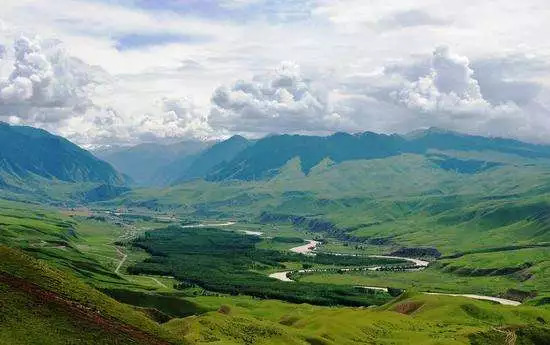 助力脱贫攻坚乡村旅游要有新作为