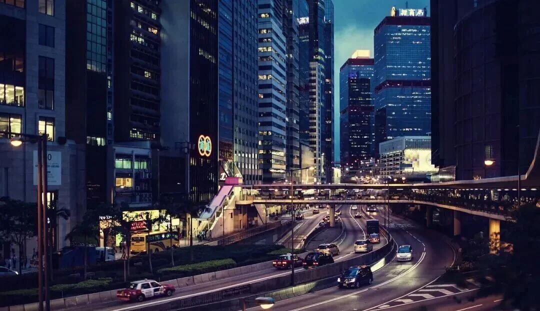 旅游市场新变局：人潮涌动下的消费转向与文旅融合新探