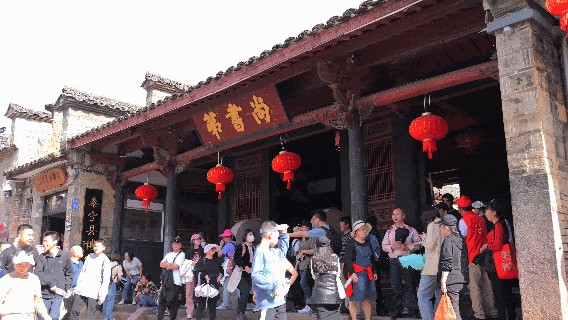 1791799601510092991.jpg 小城3.jpg
